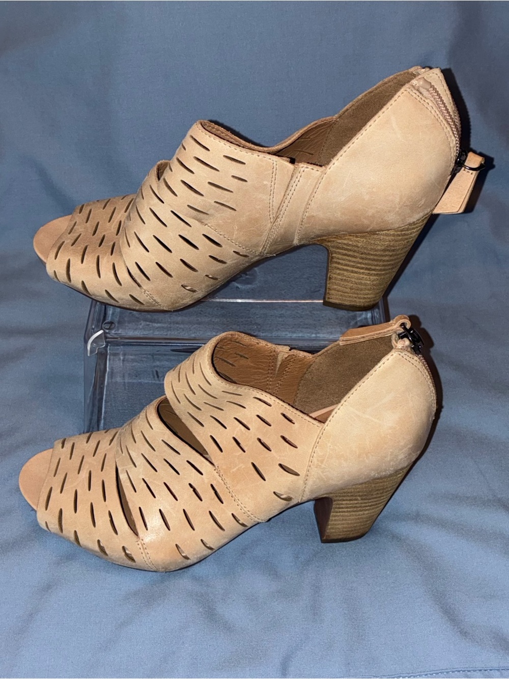 Clarks Artisan Okena Sass Nude Leather Peep Toe Booties Heels 7M Fall Comfort